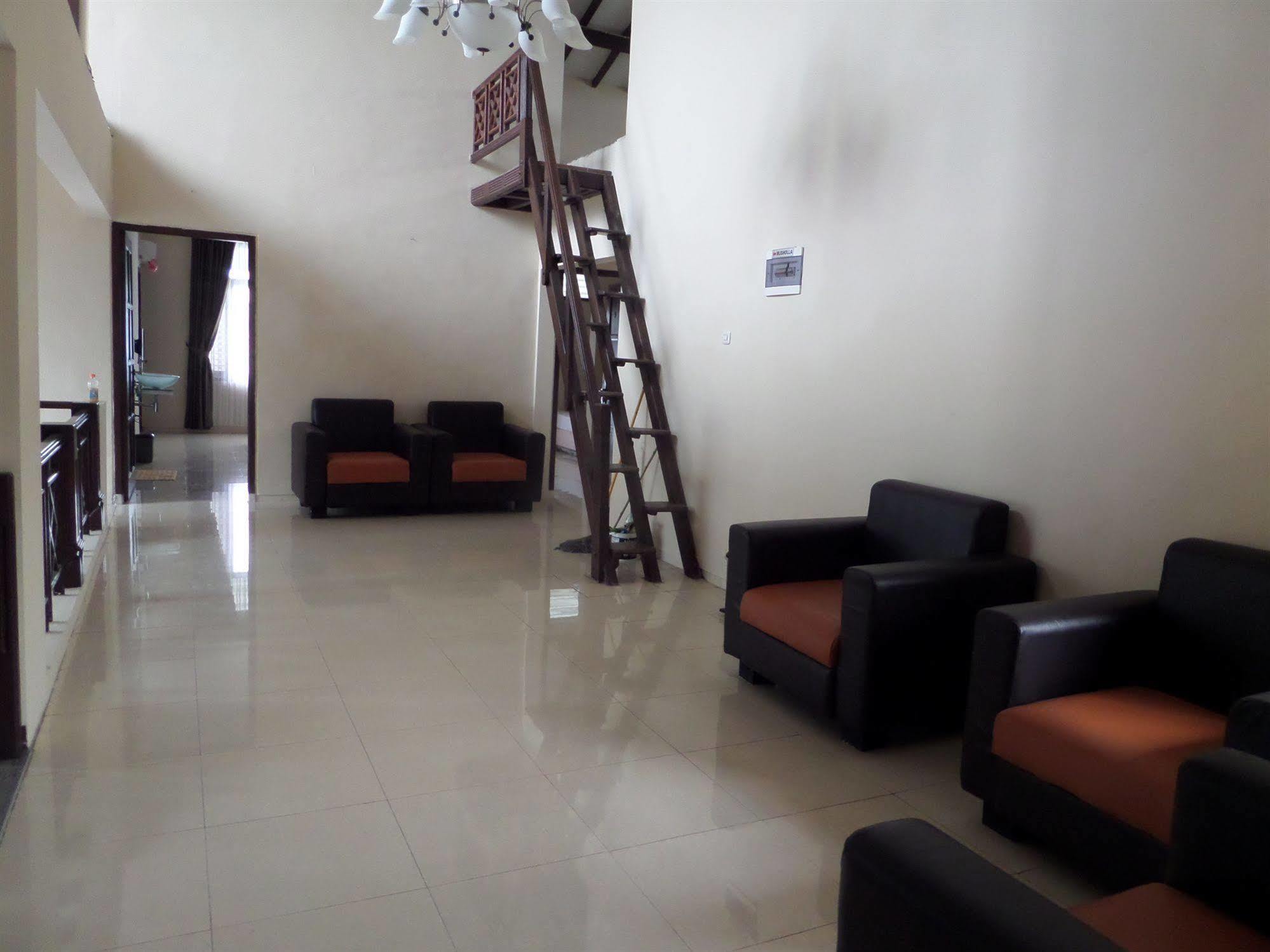 Oyo 201 Emdi House Timoho Hotel Yogyakarta Exterior photo