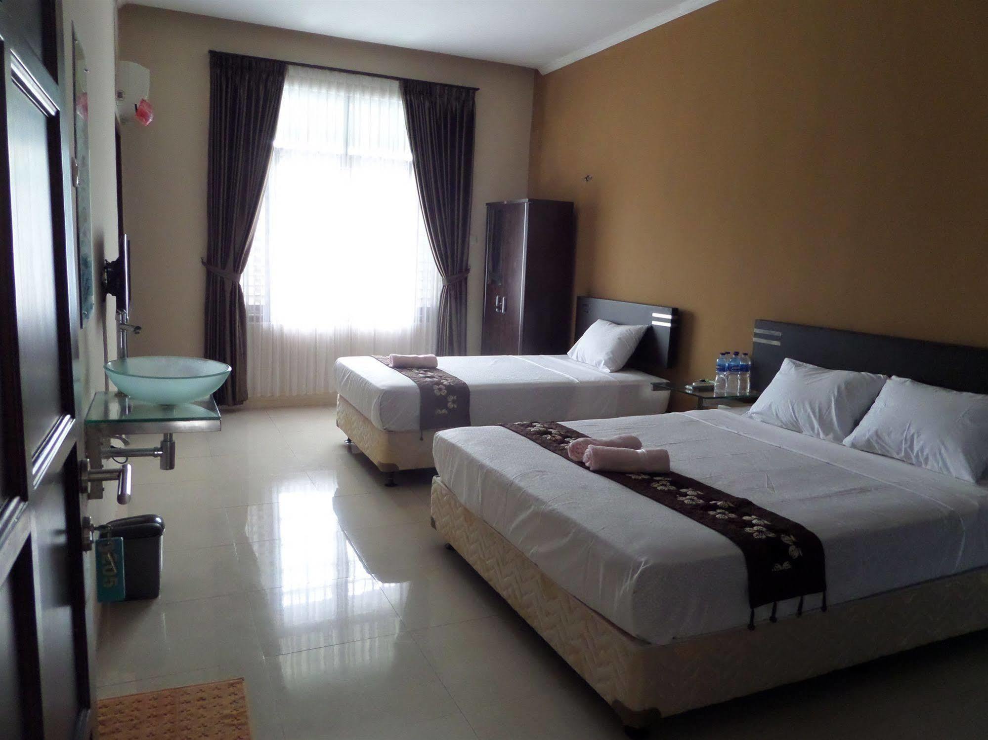 Oyo 201 Emdi House Timoho Hotel Yogyakarta Exterior photo